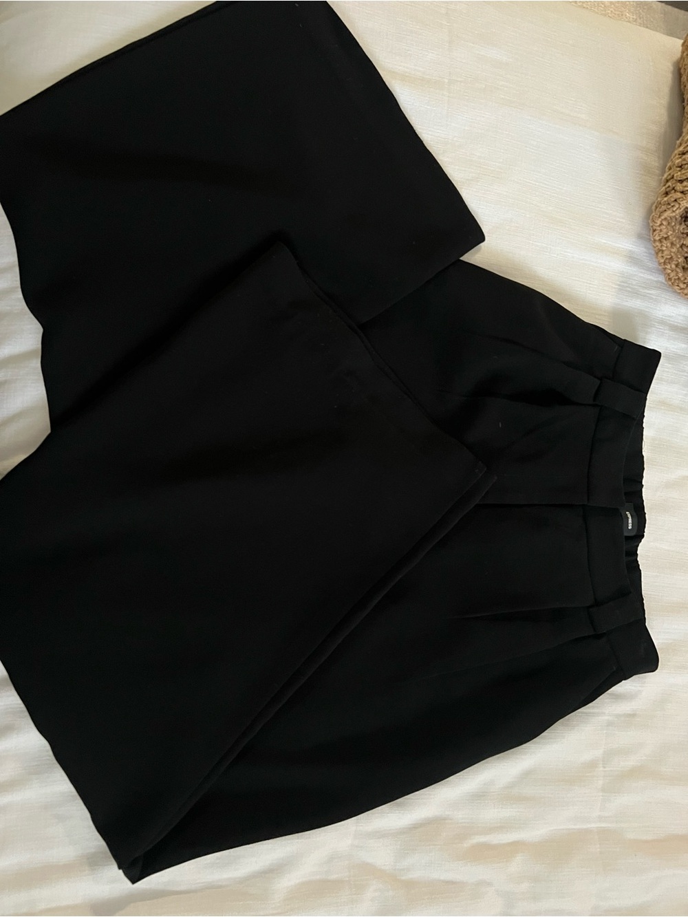 Black Women's Tailored Wide-Leg Pants